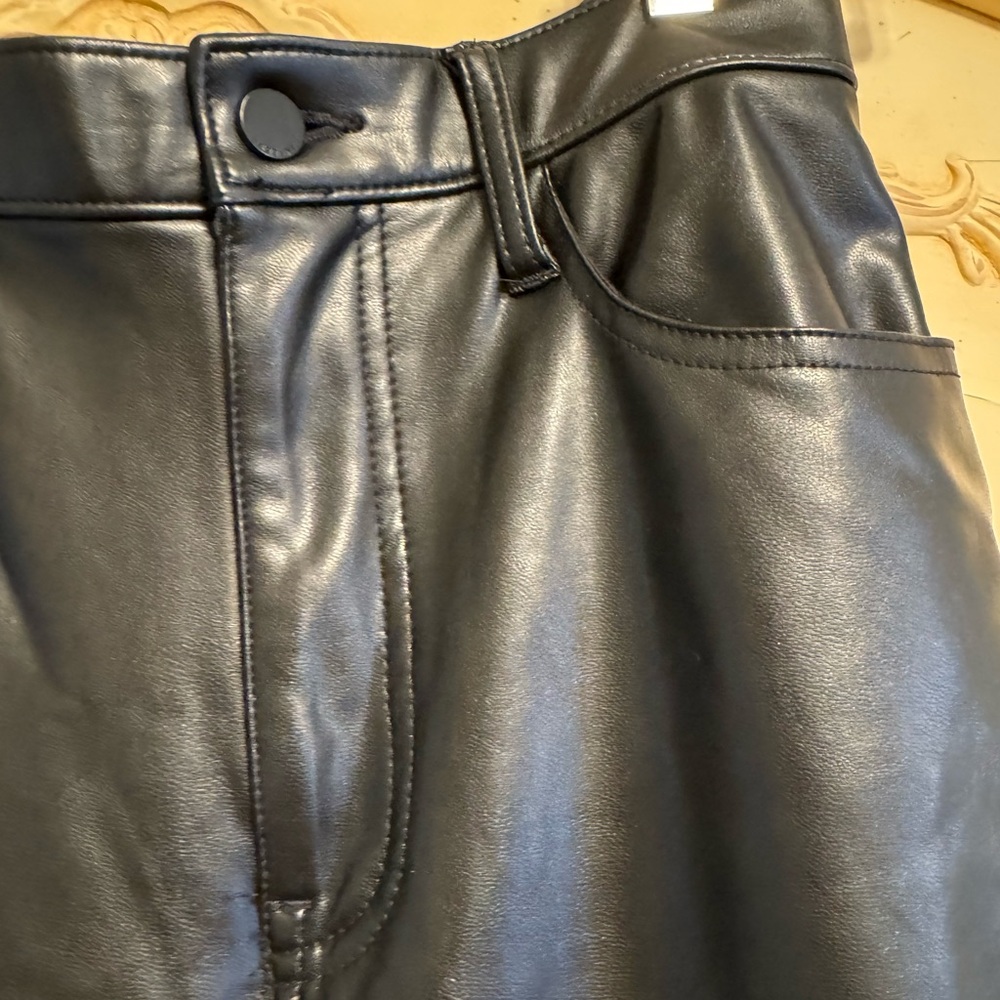 Abercrombie & Fitch Ankle Straight Ultra High‎ Rise vegan Leather crop pants 27 - Picture 4 of 6